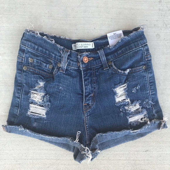 Levi’s Highwaisted Shorts - Picture 1 of 3